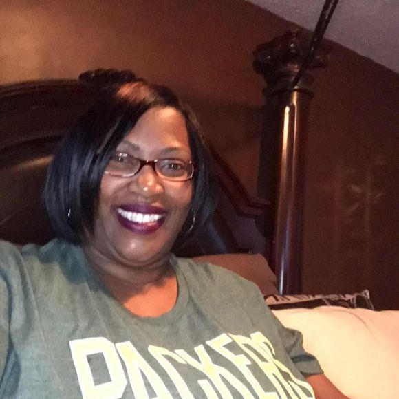 Meet your Posher, Jennifer - Picture 1 of 1